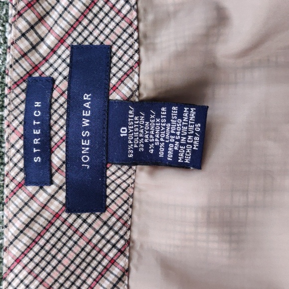 Plaid Skirt - Picture 4 of 8